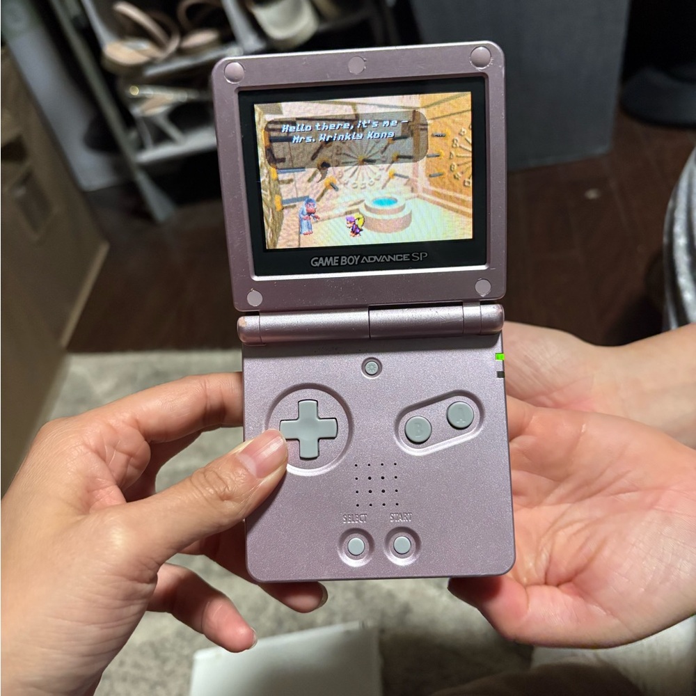 Nintendo Game Boy - Metallic Pink